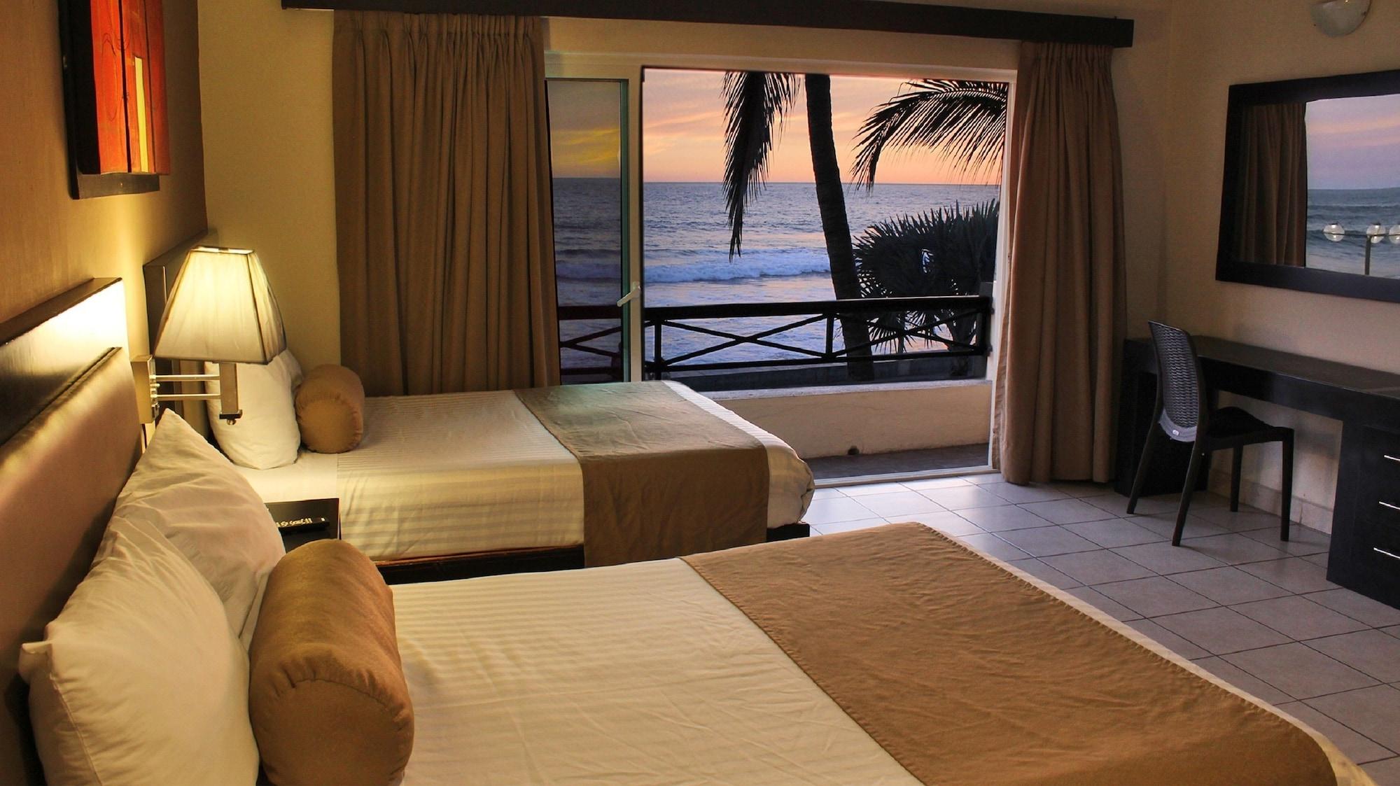 Hotel La Siesta Malecon Mazatlan Exterior photo
