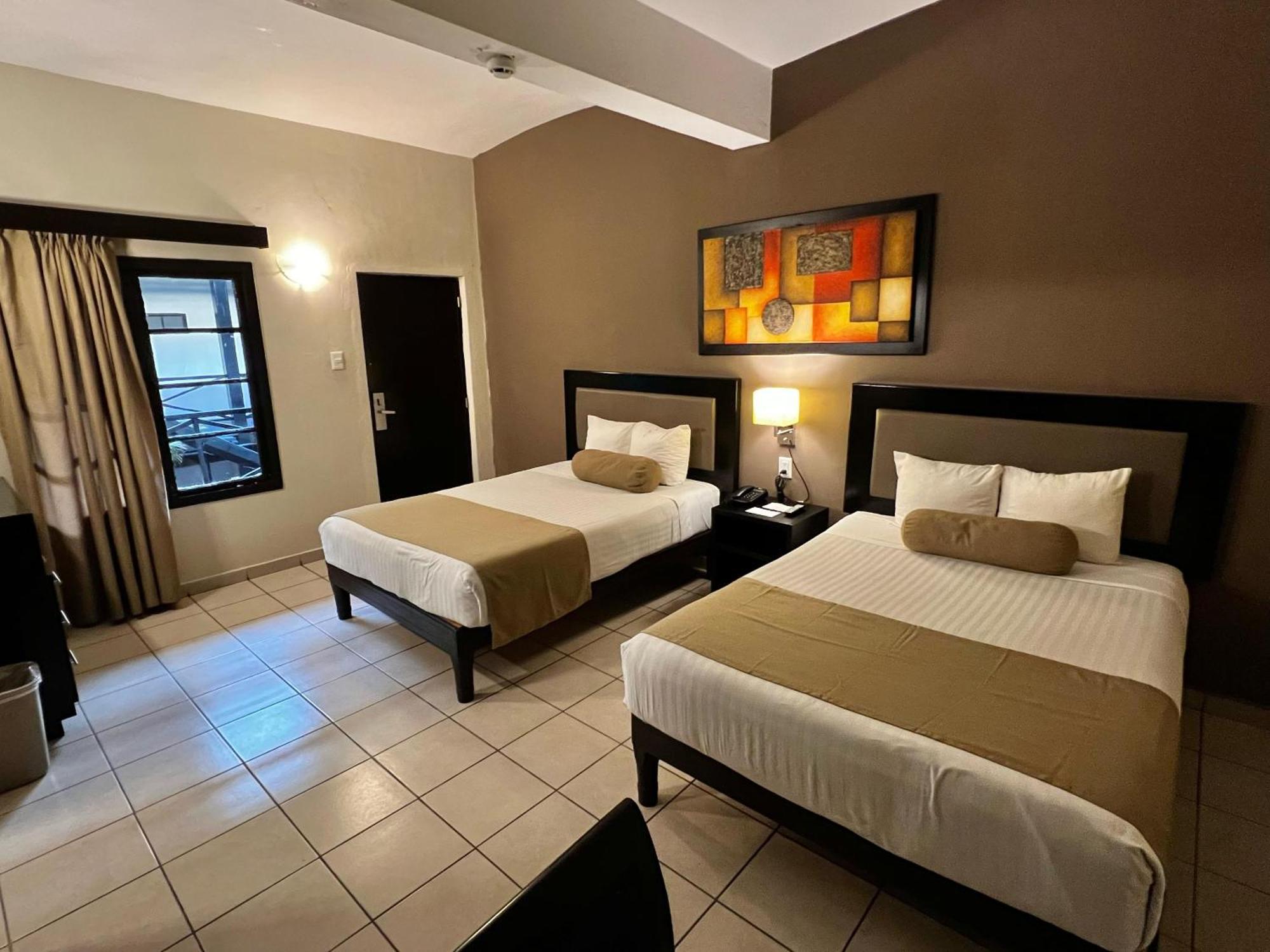 Hotel La Siesta Malecon Mazatlan Room photo