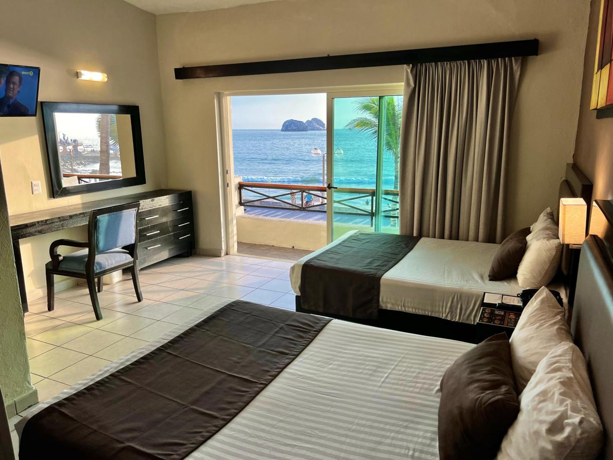 Hotel La Siesta Malecon Mazatlan Room photo