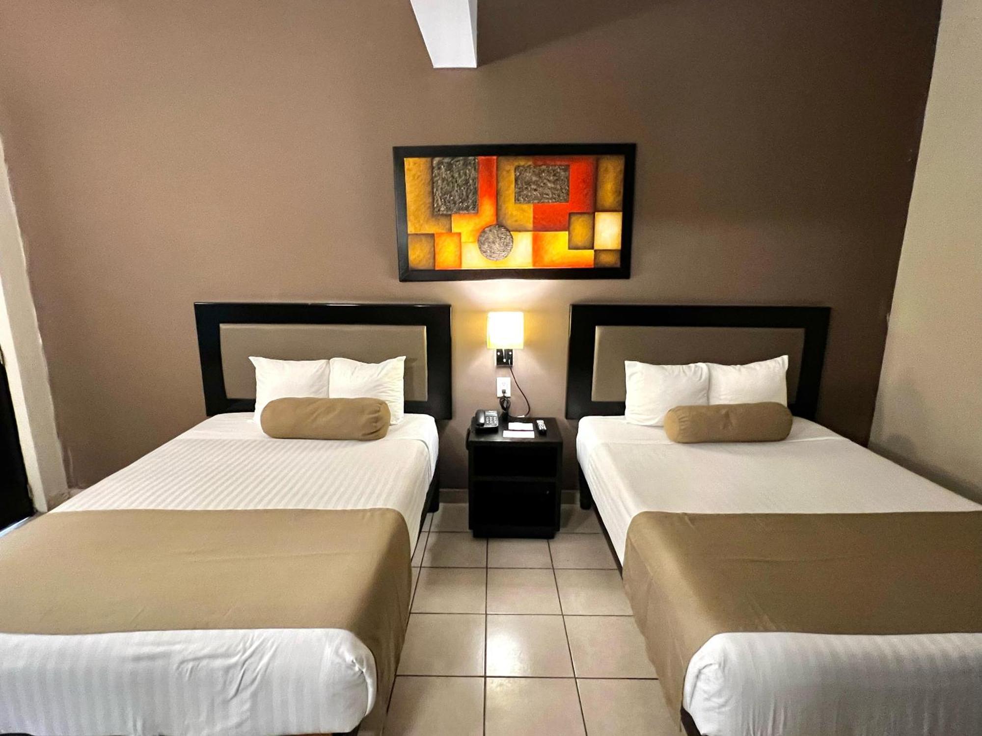 Hotel La Siesta Malecon Mazatlan Room photo