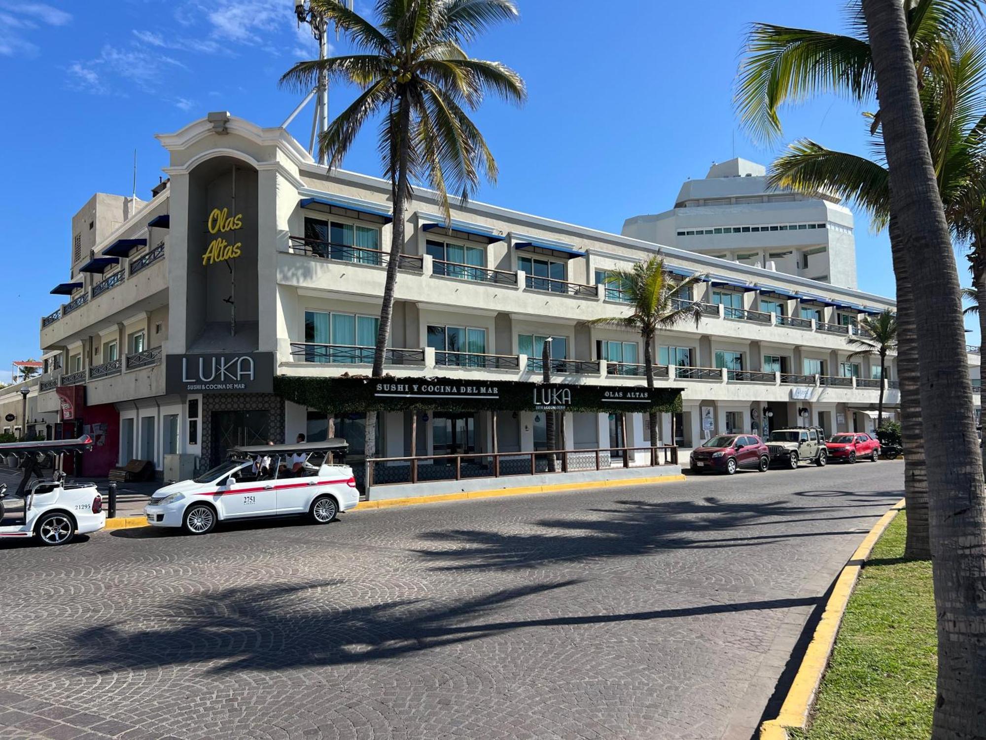 Hotel La Siesta Malecon Mazatlan Exterior photo