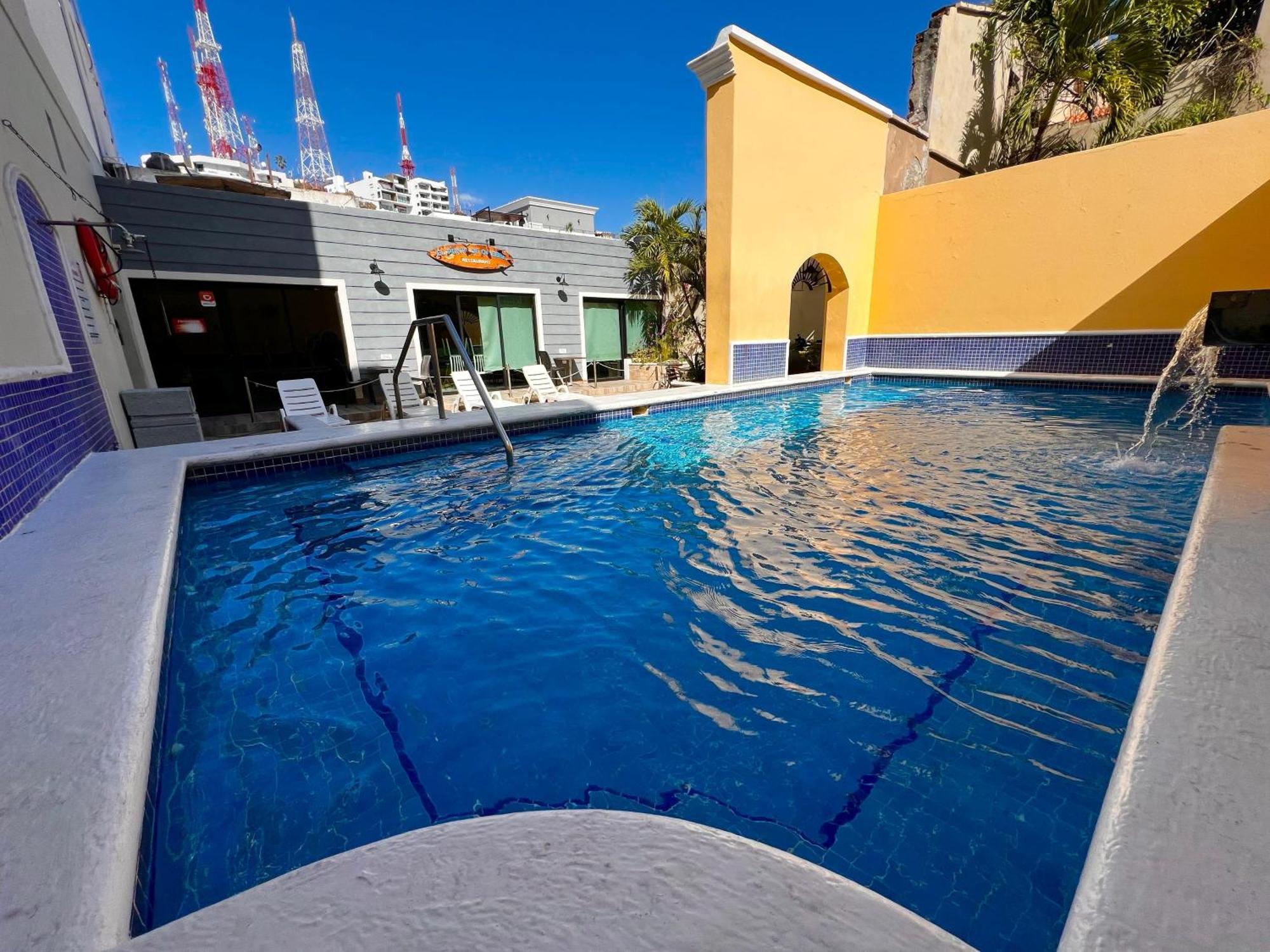 Hotel La Siesta Malecon Mazatlan Exterior photo