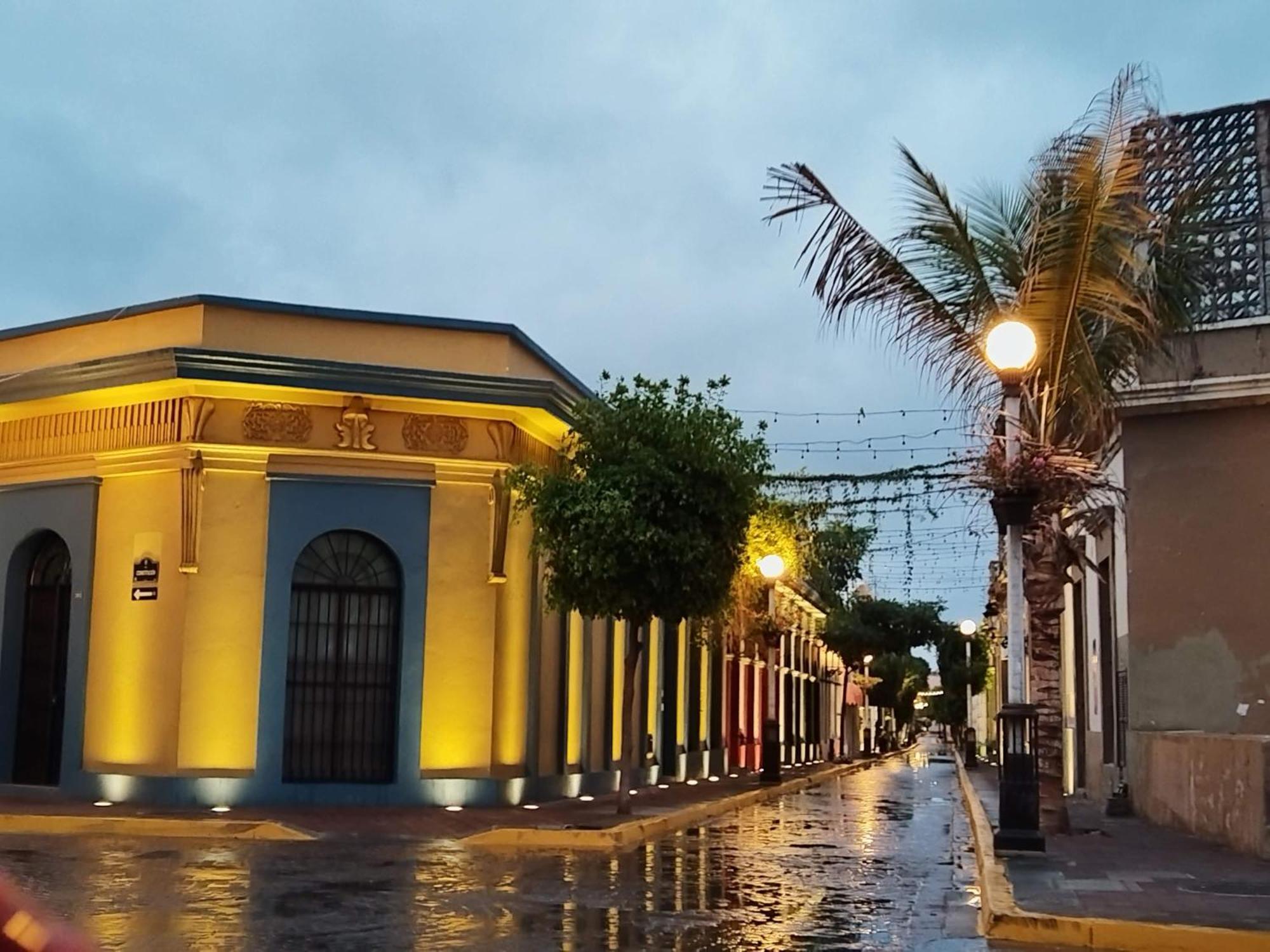 Hotel La Siesta Malecon Mazatlan Exterior photo