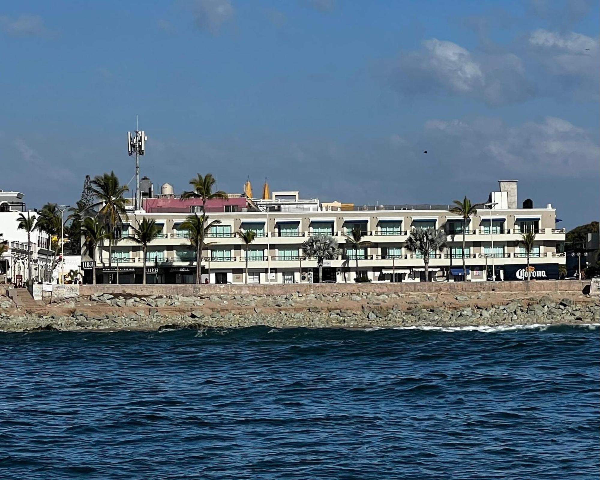 Hotel La Siesta Malecon Mazatlan Exterior photo