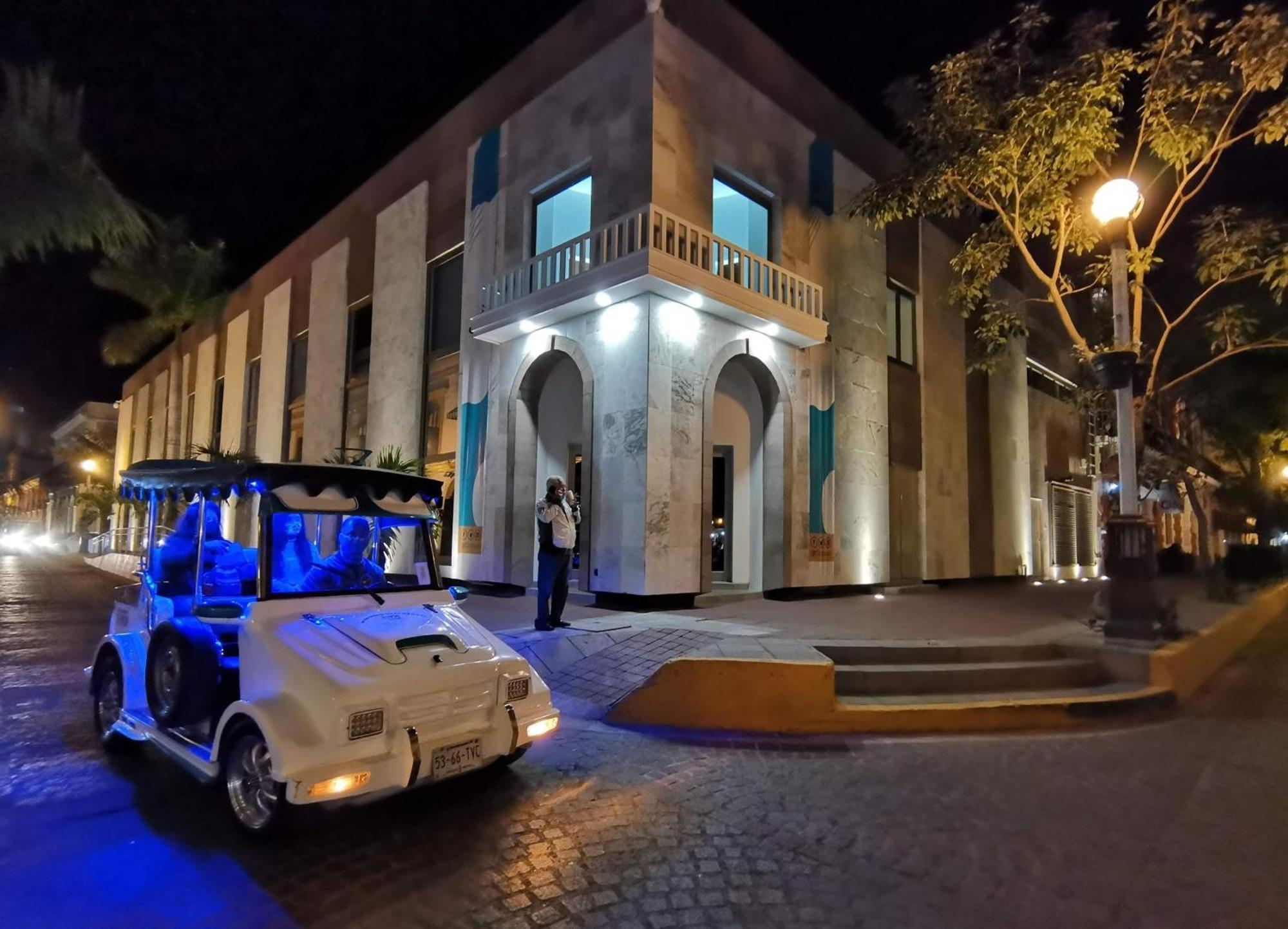 Hotel La Siesta Malecon Mazatlan Exterior photo