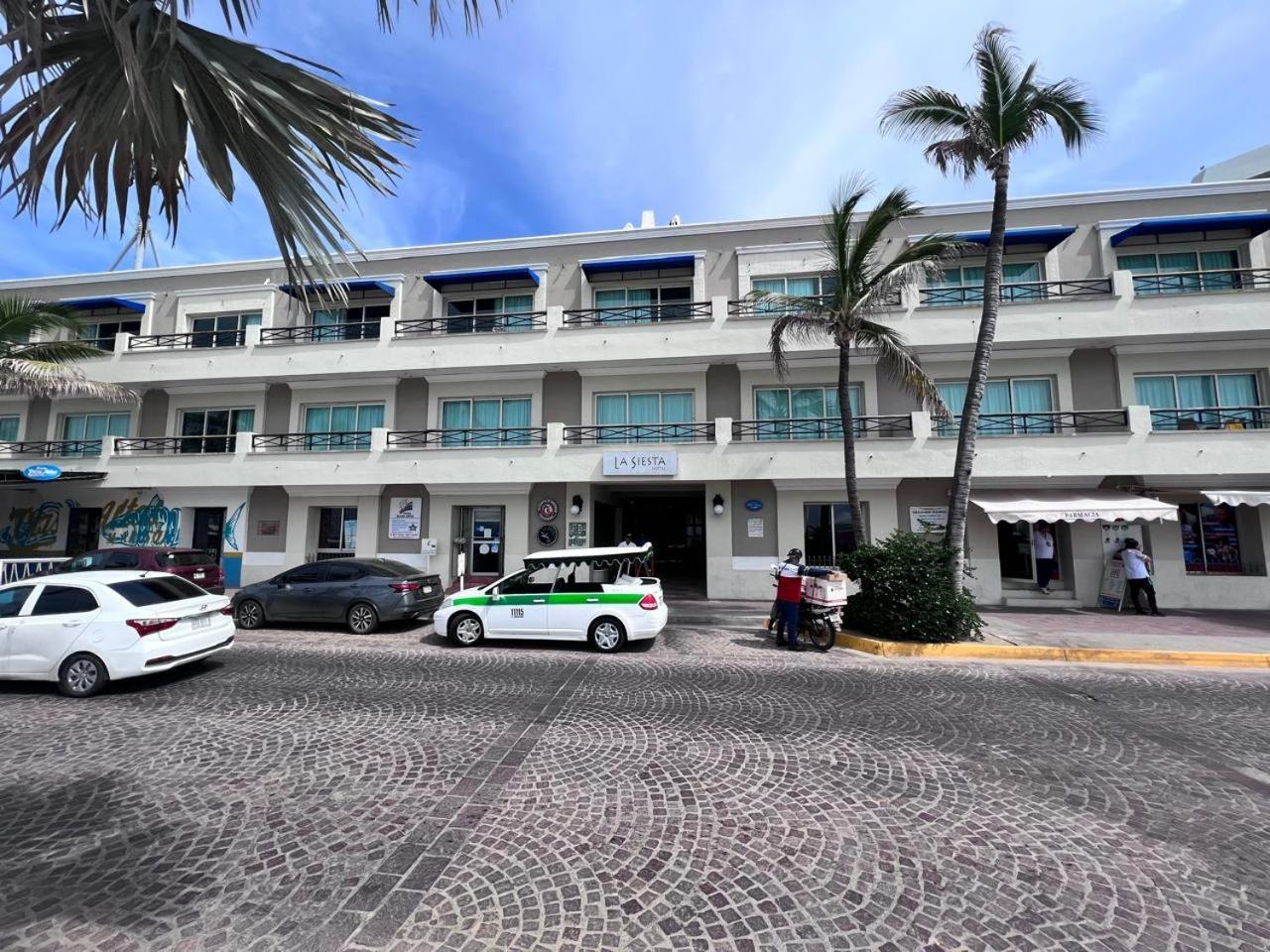 Hotel La Siesta Malecon Mazatlan Exterior photo