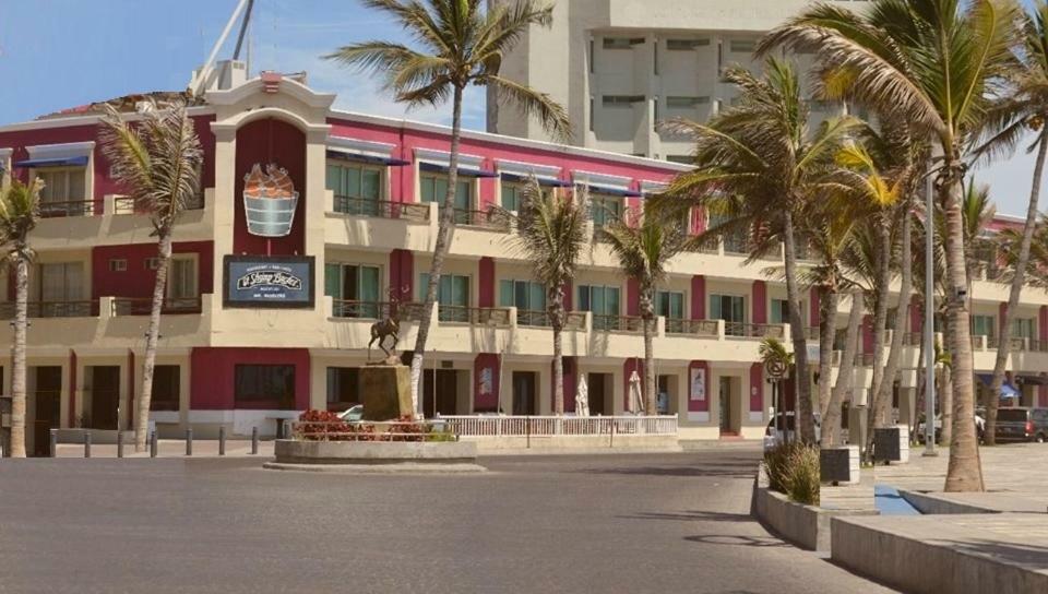 Hotel La Siesta Malecon Mazatlan Exterior photo